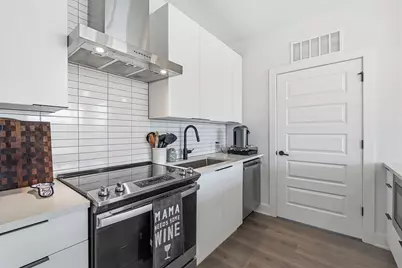 2220 Webberville Road #305, Austin, TX 78702 - Photo 9