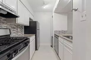 7920 Rockwood Ln, Austin, TX 78757 - Photo 7