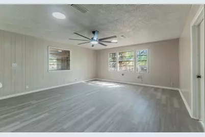 574 Oaklawn Drive, Rockdale, TX 76567 - Photo 5