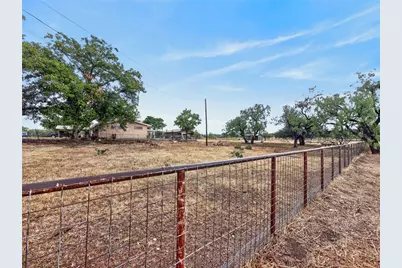 1205 W Haynie Street, Llano, TX 78643 - Photo 31