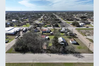639 N Manse Avenue, Giddings, TX 78942 - Photo 7