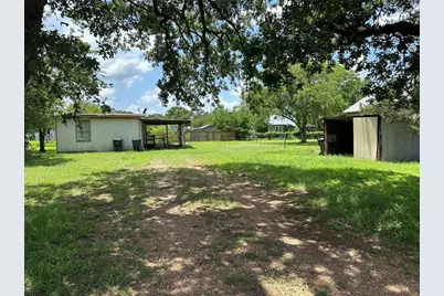 639 N Manse Avenue, Giddings, TX 78942 - Photo 1