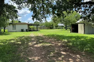 639 N Manse Ave, Giddings, TX 78942 - Photo 1