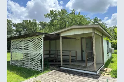 639 N Manse Avenue, Giddings, TX 78942 - Photo 5