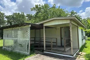 639 N Manse Ave, Giddings, TX 78942 - Photo 5