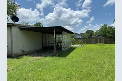 639 N Manse Avenue, Giddings, TX 78942 - Photo 3