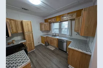 743 S Blanco Street S, Lockhart, TX 78644 - Photo 11