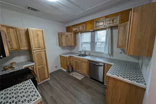 743 S Blanco Street S, Lockhart, TX 78644 - Photo 11