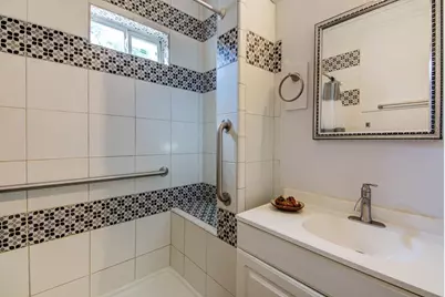 743 S Blanco Street S, Lockhart, TX 78644 - Photo 7