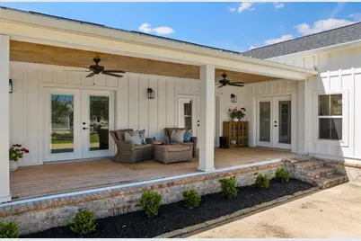 539 Elm Street, New Ulm, TX 78950 - Photo 17