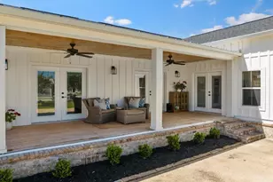 539 Elm St, New Ulm, TX 78950 - Photo 17