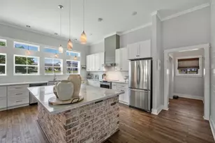 539 Elm St, New Ulm, TX 78950 - Photo 5