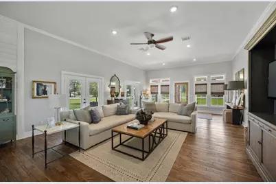 539 Elm Street, New Ulm, TX 78950 - Photo 7