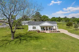 539 Elm St, New Ulm, TX 78950 - Photo 21