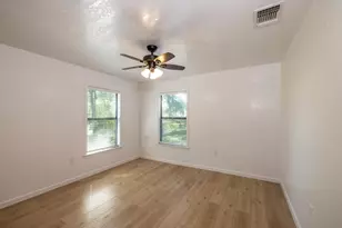 1229 State Hwy 304 Hwy, Gonzales, TX 78629 - Photo 17