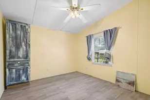 664 Hidden Oaks Dr, Elgin, TX 78621 - Photo 23
