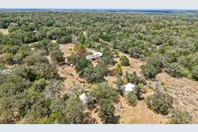 664 Hidden Oaks Drive, Elgin, TX 78621 - Photo 9