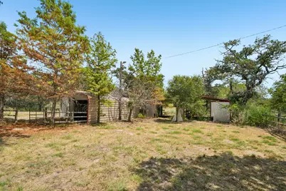 664 Hidden Oaks Drive, Elgin, TX 78621 - Photo 5