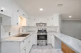 210 Highcrest Dr, Granite Shoals, TX 78654 - Photo 3