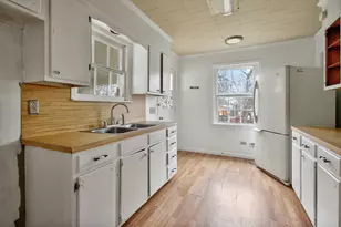 921 W 5th St, Taylor, TX 76574 - Photo 9