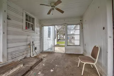 921 W 5th Street, Taylor, TX 76574 - Photo 21