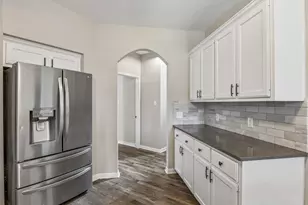 205 Morningside Cir, Hutto, TX 78634 - Photo 11