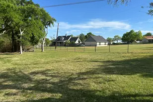 205 Morningside Cir, Hutto, TX 78634 - Photo 19