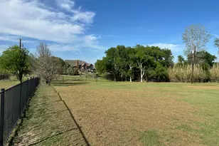 205 Morningside Cir, Hutto, TX 78634 - Photo 17