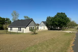 205 Morningside Cir, Hutto, TX 78634 - Photo 5