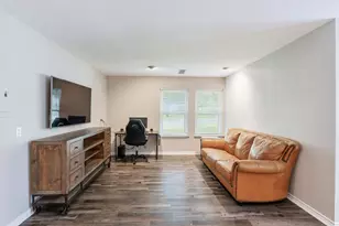 205 Morningside Cir, Hutto, TX 78634 - Photo 19