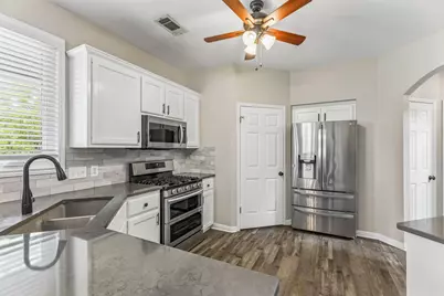 205 Morningside Circle, Hutto, TX 78634 - Photo 11