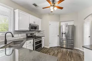 205 Morningside Cir, Hutto, TX 78634 - Photo 11