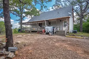 499 Hidden Oaks Dr, Elgin, TX 78621 - Photo 3