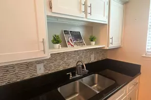 2401 Manor St Rd, Austin, TX 78722 - Photo 11