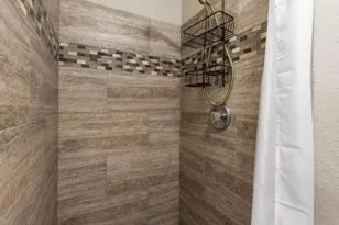 8601 Putnam Dr, Austin, TX 78757 - Photo 17