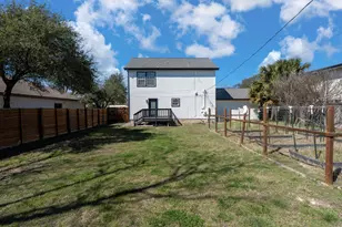 8601 Putnam Dr, Austin, TX 78757 - Photo 5