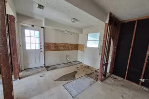 5701 Glen Meadow Dr, Austin, TX 78745 - Photo 13