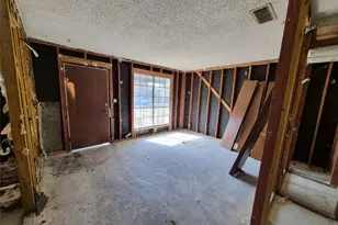 5701 Glen Meadow Dr, Austin, TX 78745 - Photo 15