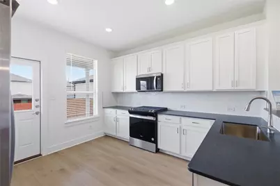 121 Groveland Drive, Liberty Hill, TX 78642 - Photo 9