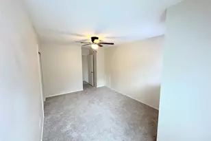 12929 Waynespur Ln, Elgin, TX 78621 - Photo 17
