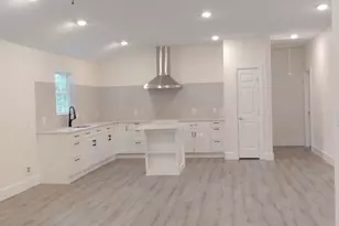 928 E Cameron Ave, Rockdale, TX 76567 - Photo 3