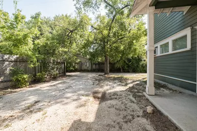 807 E 45 Street, Austin, TX 78751 - Photo 21