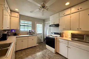 1609 W 11th St, Austin, TX 78703 - Photo 5