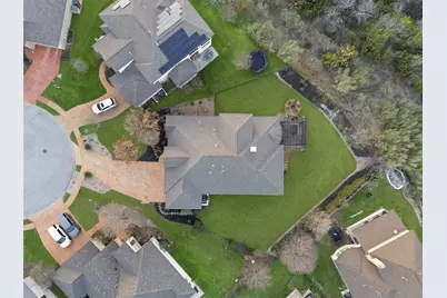 105 Edinburgh Isle Court, Lakeway, TX 78738 - Photo 3