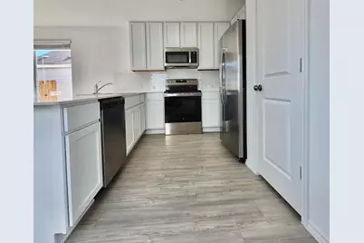 543 Commander Abbott Drive, Jarrell, TX 76537 - Photo 7