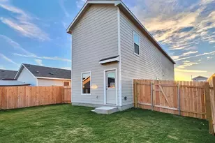 543 Commander Abbott Dr, Jarrell, TX 76537 - Photo 11