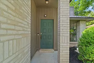 800 Saunders Dr, Round Rock, TX 78664 - Photo 5