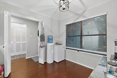 8821 Honeysuckle Trail W, Austin, TX 78759 - Photo 17