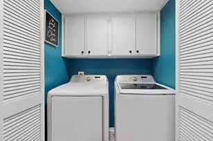 8821 Honeysuckle Trail W, Austin, TX 78759 - Photo 27