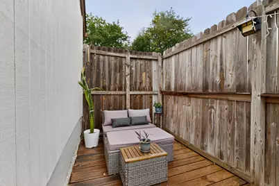 8821 Honeysuckle Trail W, Austin, TX 78759 - Photo 35